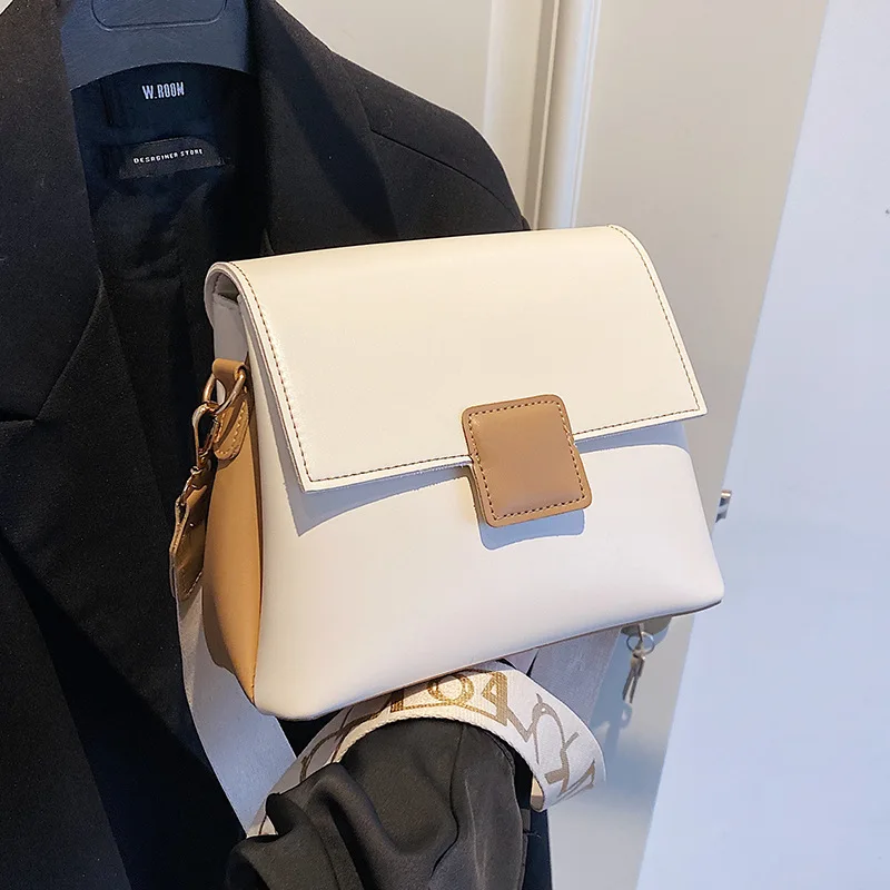 Popular ladies bag summer 2022new trend fashion high-end texture shoulder bag wide shoulder strap casual all-match messenger bag
Popular ladies bag summer 2022new trend fashion high-end texture shoulder bag wide shoulder strap casual all-match messenger bag