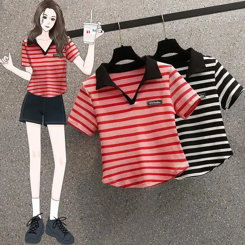 Топ с воротником, пуловер, черная полосатая футболка с цветочным принтом, высокое качество, воротник поло, футболки для женщин, оптовая продажа, укороченный оригинальный Y2k
Топ с воротником, пуловер, черная полосатая футболка с цветочным принтом, высокое качество, воротник поло, футболки для женщин, оптовая продажа, укороченный оригинальный Y2k