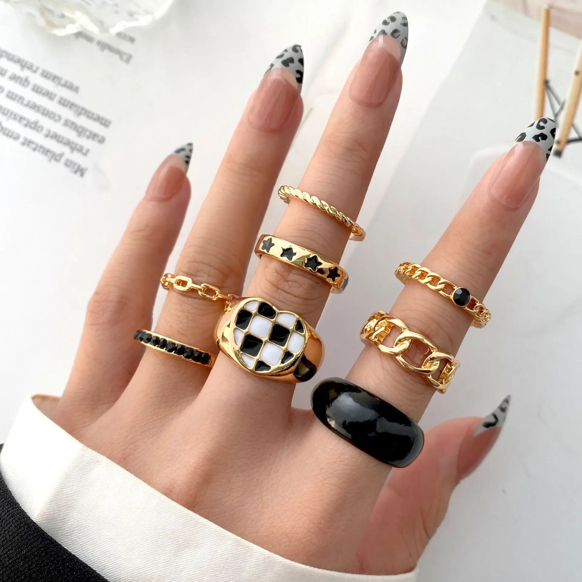 2022 Fashion Heart Rings Black and White Checkerboard Peach Heart Rings Ladies Pentagram Knuckle Rings Girls Jewelry Gifts
2022 Fashion Heart Rings Black and White Checkerboard Peach Heart Rings Ladies Pentagram Knuckle Rings Girls Jewelry Gifts