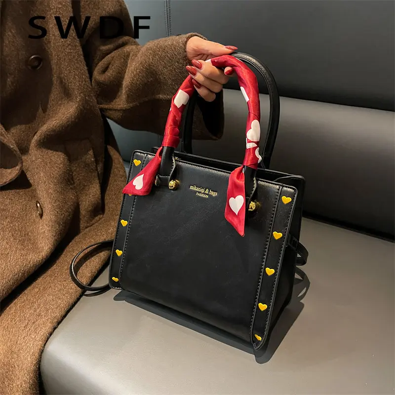 SWDF Lady's Temperament Handbag Silk Scarf Decoration Lady's Bag Fashion Shoulder Bag Hard Face Lady's Bag Casual Crossbody Bag
SWDF Lady's Temperament Handbag Silk Scarf Decoration Lady's Bag Fashion Shoulder Bag Hard Face Lady's Bag Casual Crossbody Bag