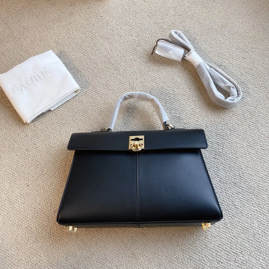 2023 Niche CAFUNE Ladies Leather AFUNE Stance Wallet Shoulder Messenger Handbag Trapezoidal Bag
2023 Niche CAFUNE Ladies Leather AFUNE Stance Wallet Shoulder Messenger Handbag Trapezoidal Bag