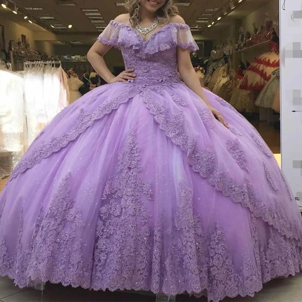 Light Purple Ball Gown Quinceanera Dresses Off Shulder Lace up Back Sweep Train Appliques Bead Party Dress vestidos de 15 años
Light Purple Ball Gown Quinceanera Dresses Off Shulder Lace up Back Sweep Train Appliques Bead Party Dress vestidos de 15 años