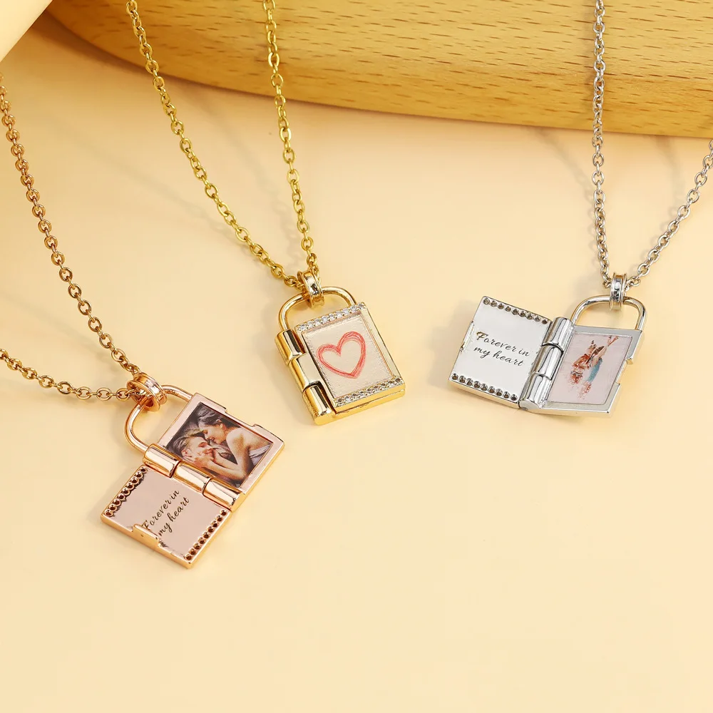 New Creative Diy Lettering Color Printing Photo Frame Padlock Necklace Can Open Pendants Copper Photo Box Jewelry Women
New Creative Diy Lettering Color Printing Photo Frame Padlock Necklace Can Open Pendants Copper Photo Box Jewelry Women