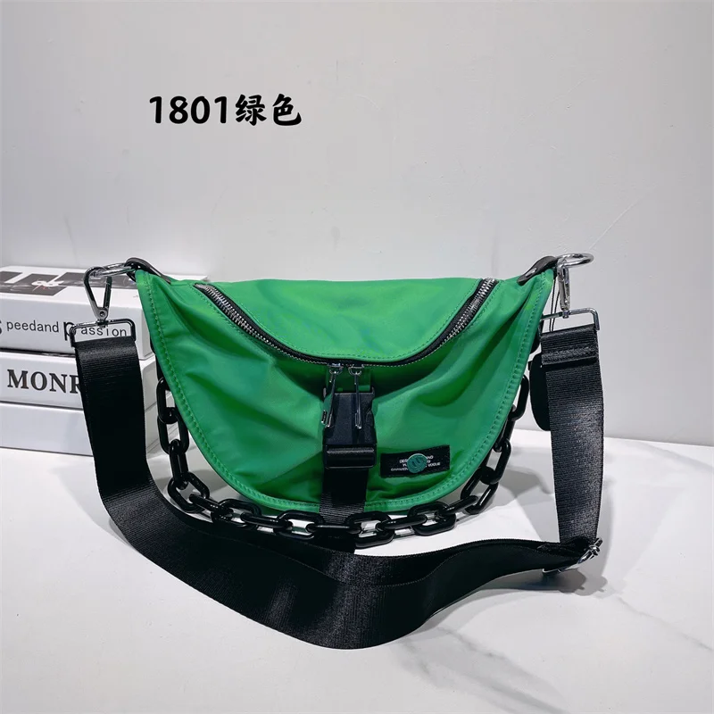 Luxury 2022 Summer Crossbody Bag Women Oxford Waterproof Large Capacity Messenger Bag Female Candy Color Csual Shoulder Bag
Luxury 2022 Summer Crossbody Bag Women Oxford Waterproof Large Capacity Messenger Bag Female Candy Color Csual Shoulder Bag