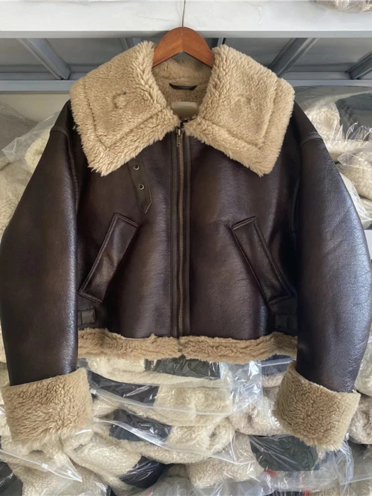 

Новое зимнее байкерское утепленное короткое пальто, женская одежда с отворотами, куртка из искусственной овечьей кожи на молнии, женская теплая верхняя одежда из искусственной кожи