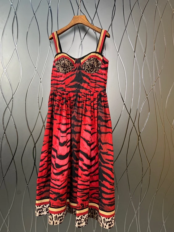 2022 new women fashion sleeveless leopard print colorblock strapless sling waist skirt dress 426
2022 new women fashion sleeveless leopard print colorblock strapless sling waist skirt dress 426