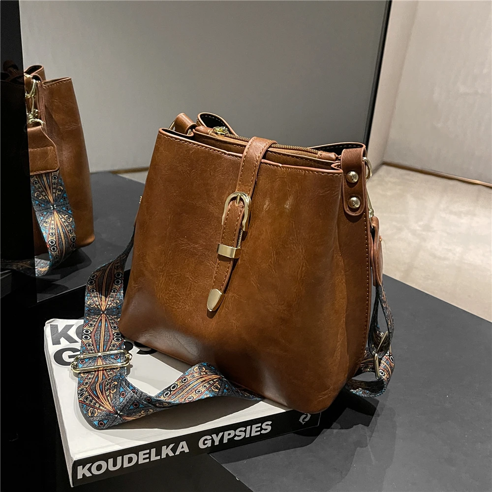Burminsa Wide Strap Bucket Small Crossbody Bags For Women 2022 Winter Vintage Designer Large Capacity Shoulder Ladies Handbags
Burminsa Wide Strap Bucket Small Crossbody Bags For Women 2022 Winter Vintage Designer Large Capacity Shoulder Ladies Handbags