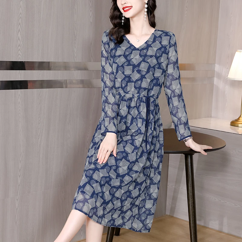 Summer Blue Floral Chiffon Fashion Light Midi Dress Women Korean Vintage Hepburn Party Vestidos 2022 New Elegant Bodycon Dress
Summer Blue Floral Chiffon Fashion Light Midi Dress Women Korean Vintage Hepburn Party Vestidos 2022 New Elegant Bodycon Dress