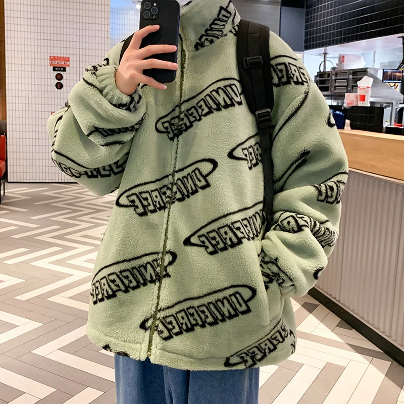 Hip Hop Letter Print Lamb Wool Parkas Jacket Men Y2K Fashion 2022 Winter Couples Streetwear Outerwear Warm Wool Coat Teenage
Hip Hop Letter Print Lamb Wool Parkas Jacket Men Y2K Fashion 2022 Winter Couples Streetwear Outerwear Warm Wool Coat Teenage