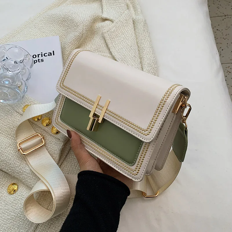 2022 Mini Contrast Color PU Leather Crossbody Side Bags for Women Fashion Luxury Brand Trendy Handbag Simple Shoulder Bag 
2022 Mini Contrast Color PU Leather Crossbody Side Bags for Women Fashion Luxury Brand Trendy Handbag Simple Shoulder Bag