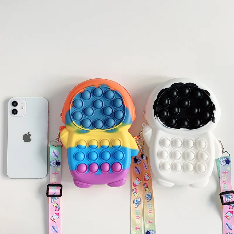 Toy Silicone Bubble Push Astronaut Messenger Bag To Relieve Autism Children's Handbag Coin Purse
Toy Silicone Bubble Push Astronaut Messenger Bag To Relieve Autism Children's Handbag Coin Purse