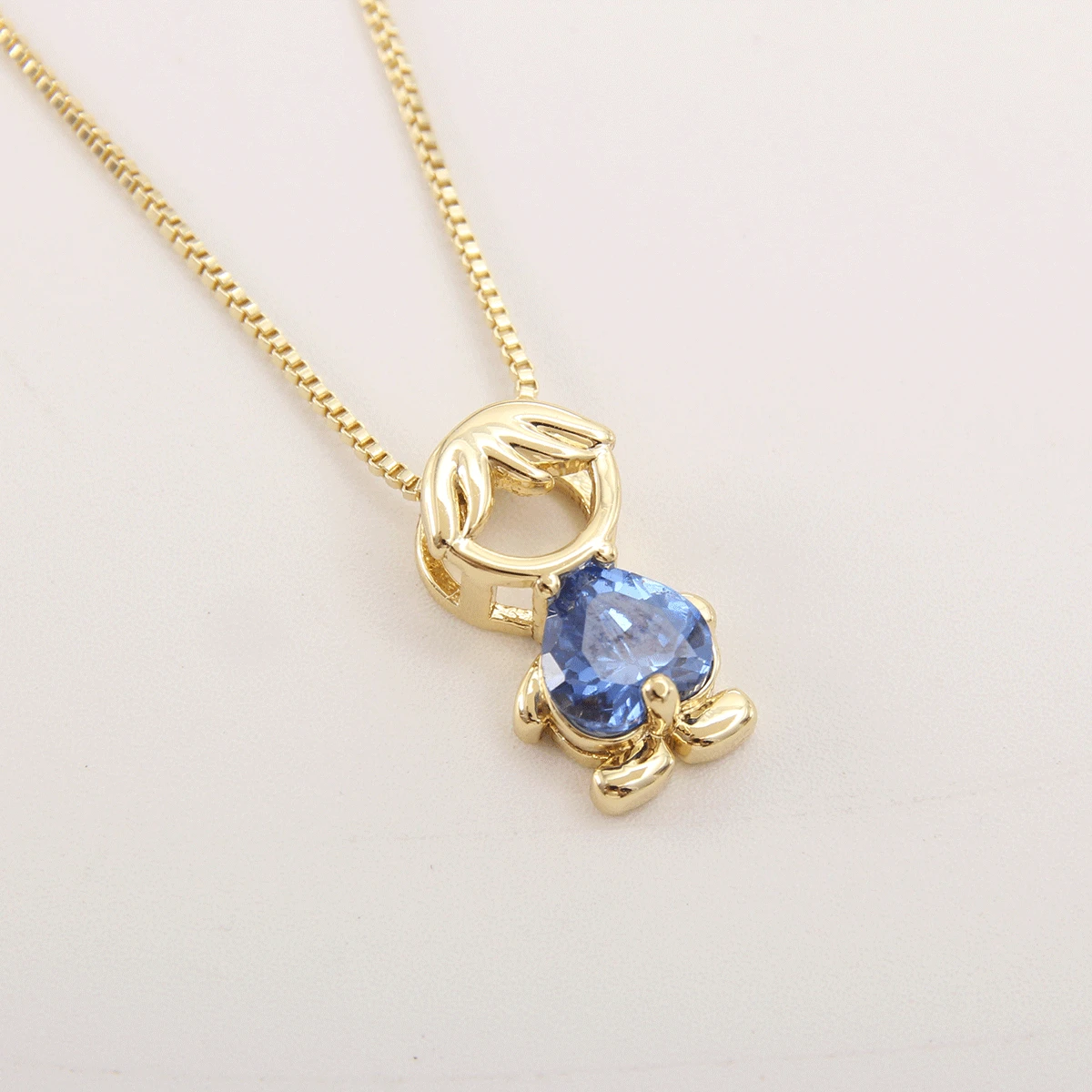 MHS.SUN Fashion Boys And Girls Charm Necklace Gold Plated ZC Zircon Hollow Pendant Clavicle Choker Chain Women Family Jewelry
MHS.SUN Fashion Boys And Girls Charm Necklace Gold Plated ZC Zircon Hollow Pendant Clavicle Choker Chain Women Family Jewelry