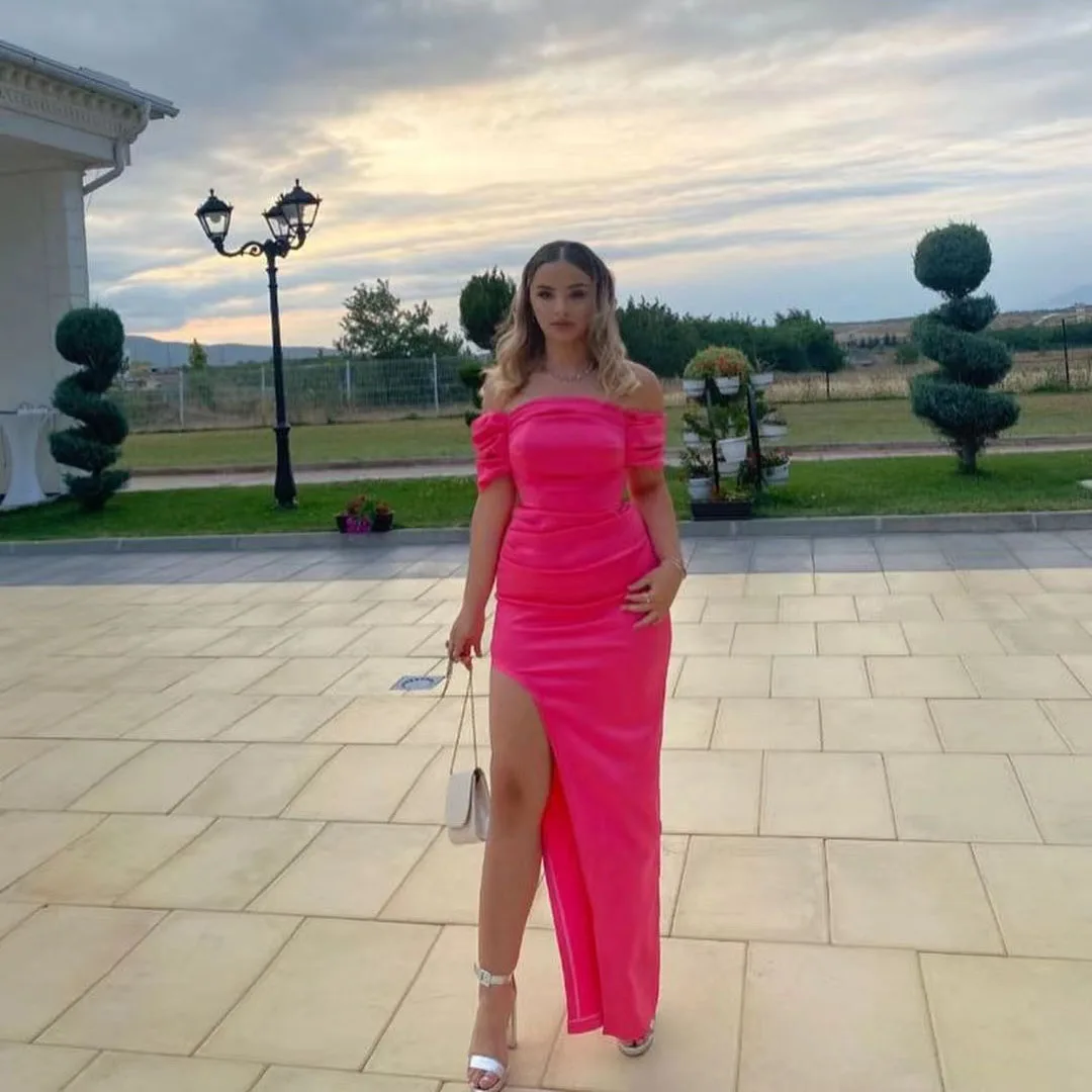 Pink Elegant Evening Dresses For Women Satin Off The Shoulder High Slit Floor-Lengh Formal Night Party Prom Gown robes de soirée
Pink Elegant Evening Dresses For Women Satin Off The Shoulder High Slit Floor-Lengh Formal Night Party Prom Gown robes de soirée