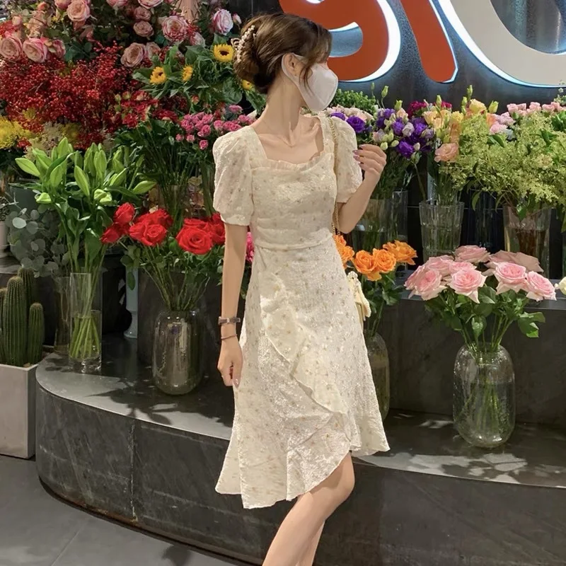 Puff Short Sleeve Women Summer Midi Dress Elegant Square Collar White Floral Print Korean Dress Sexy Slit Ruffles Party Dresses
Puff Short Sleeve Women Summer Midi Dress Elegant Square Collar White Floral Print Korean Dress Sexy Slit Ruffles Party Dresses