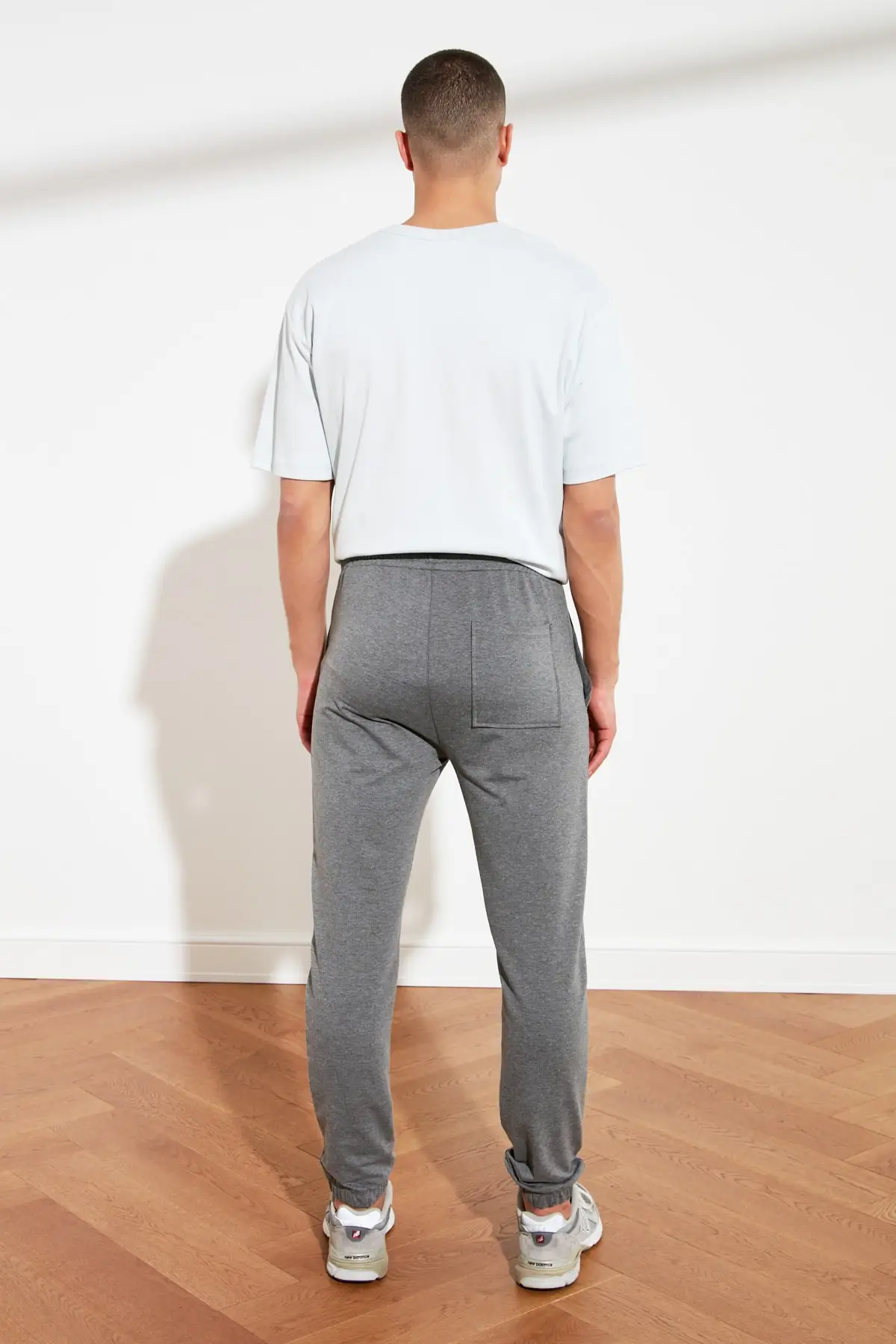 Trendyol Men 'S Regular Fit Sweatpants TMNSS21EA0083 
Trendyol Men 'S Regular Fit Sweatpants TMNSS21EA0083