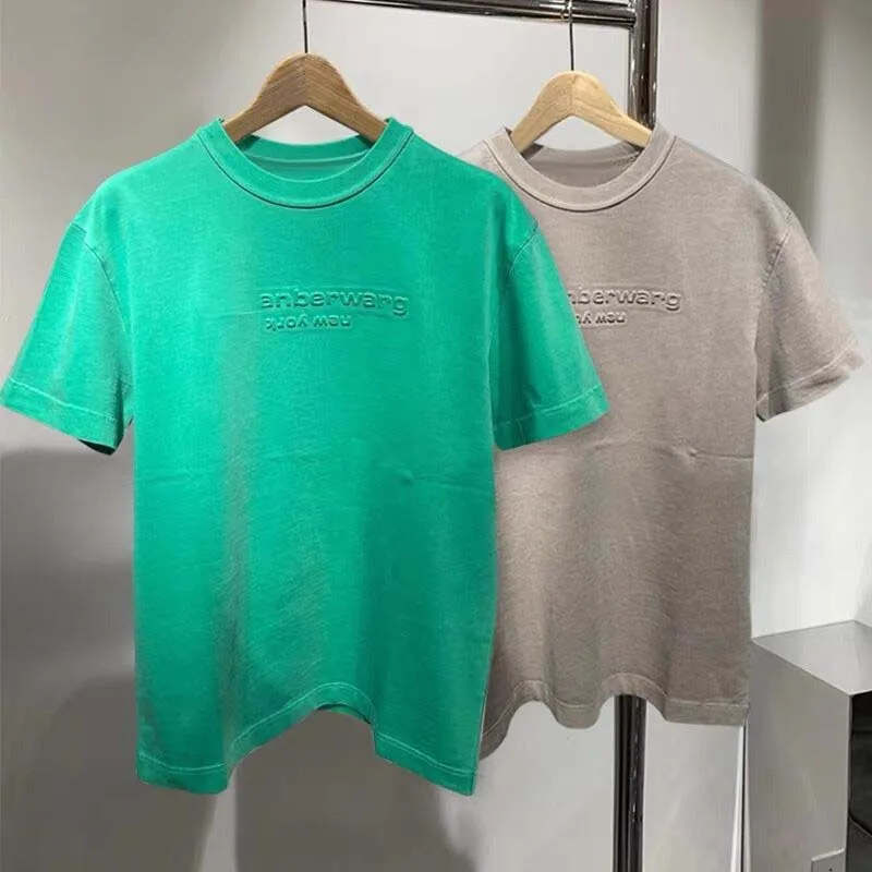 2023 spring and summer new products wang men and women with the same embossed letters loose round neck short-sleeved T-shirt
2023 spring and summer new products wang men and women with the same embossed letters loose round neck short-sleeved T-shirt