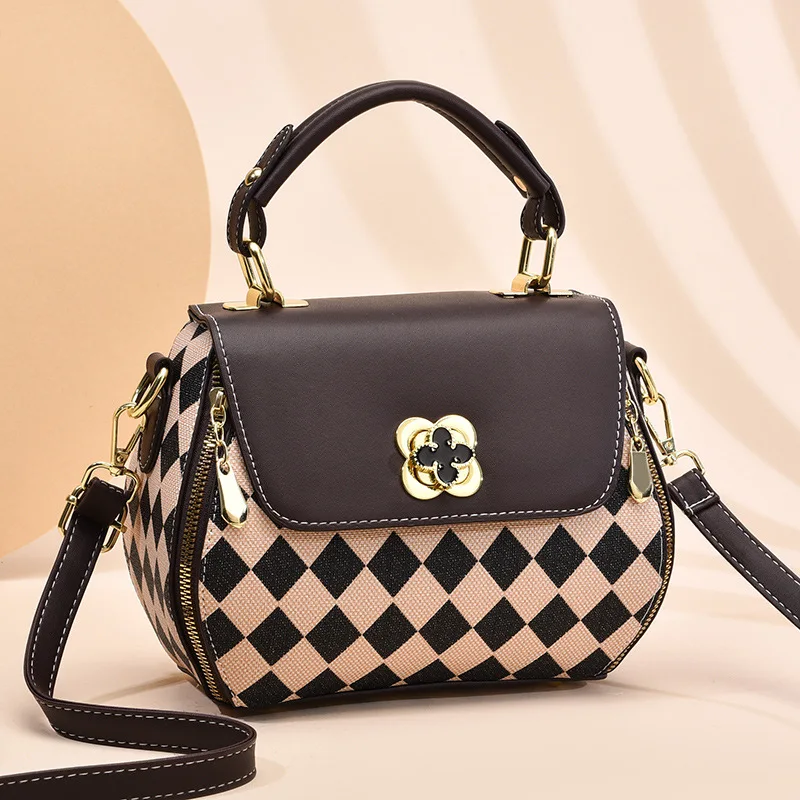 2022 Fashion Women Small vintage Lady Semicircle Saddle Shouder Bag Bucket Bags Crossbody Tote Bag Females casual Bag
2022 Fashion Women Small vintage Lady Semicircle Saddle Shouder Bag Bucket Bags Crossbody Tote Bag Females casual Bag