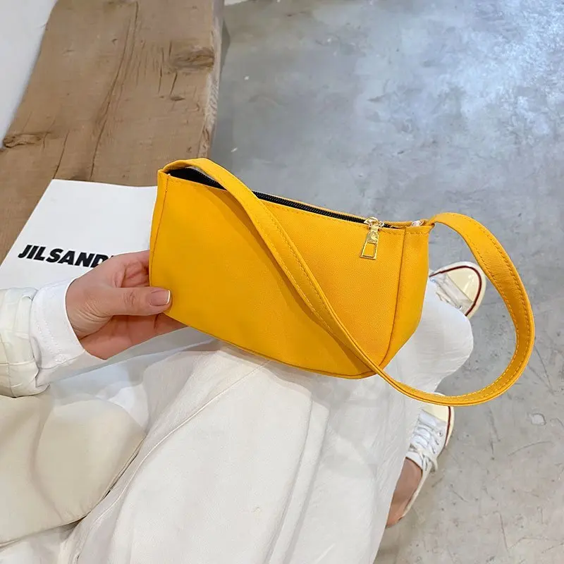 Женская простая нейлоновая сумка через плечо, повседневная дамская сумочка, новинка 2022, роскошные модные маленькие винтажные Женские повсе... 
Женская простая нейлоновая сумка через плечо, повседневная дамская сумочка, новинка 2022, роскошные модные маленькие винтажные Женские повсе...