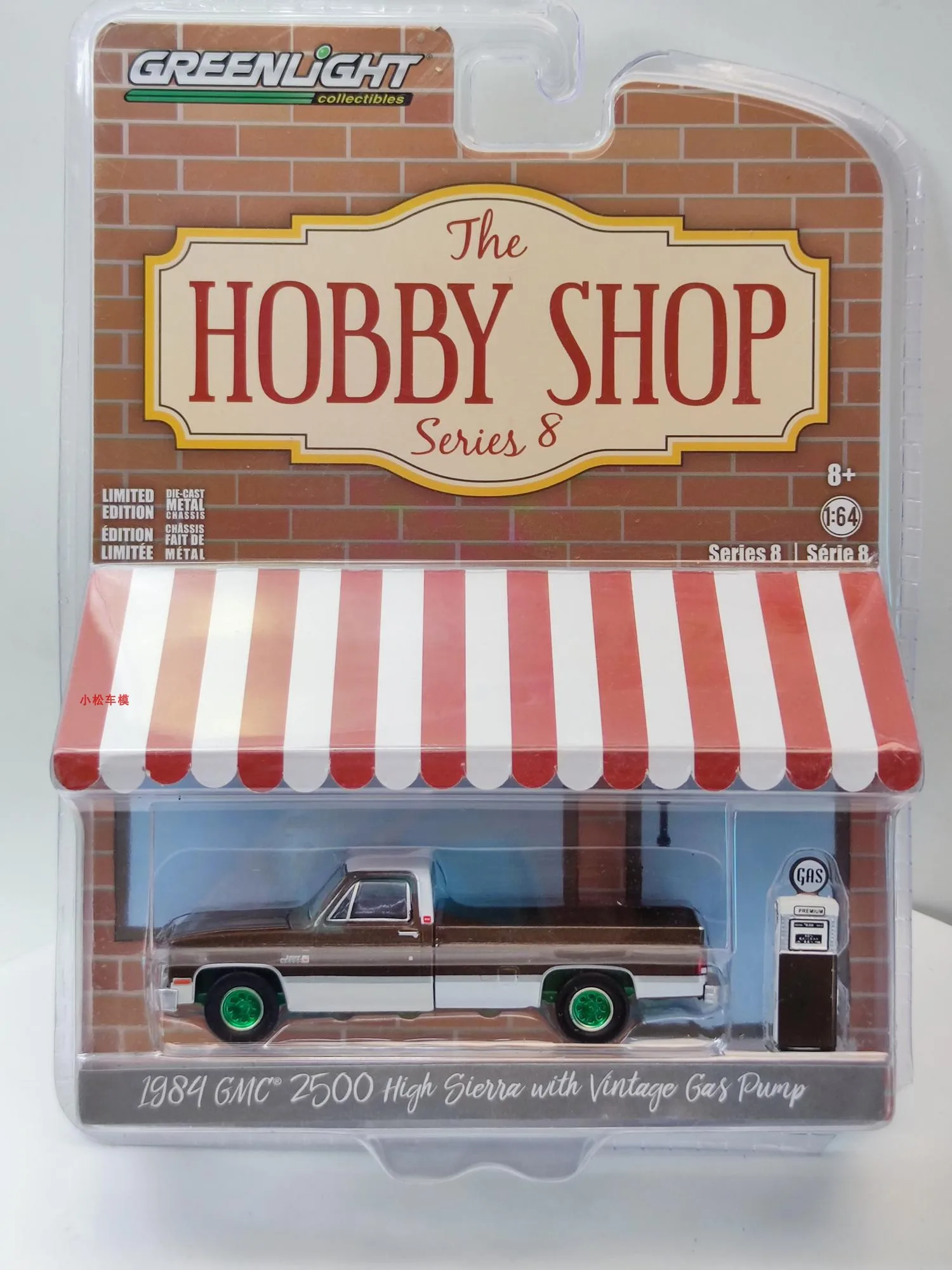 1:64 1984 GMC 2500 High Sierra&Gas Pump Station Green Edition Collection of car models
1:64 1984 GMC 2500 High Sierra&Gas Pump Station Green Edition Collection of car models