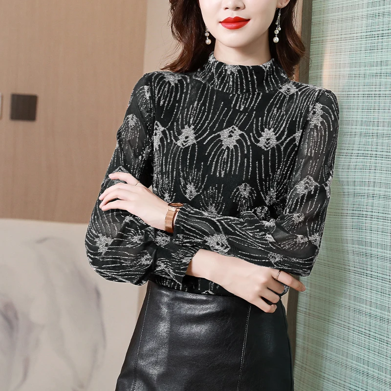 Lace Printing Women's Blouse Loose Girl's Shirt Summer Fashion Long Sleeve Top Casual V-neck Korean Style Female Clothing
Lace Printing Women's Blouse Loose Girl's Shirt Summer Fashion Long Sleeve Top Casual V-neck Korean Style Female Clothing