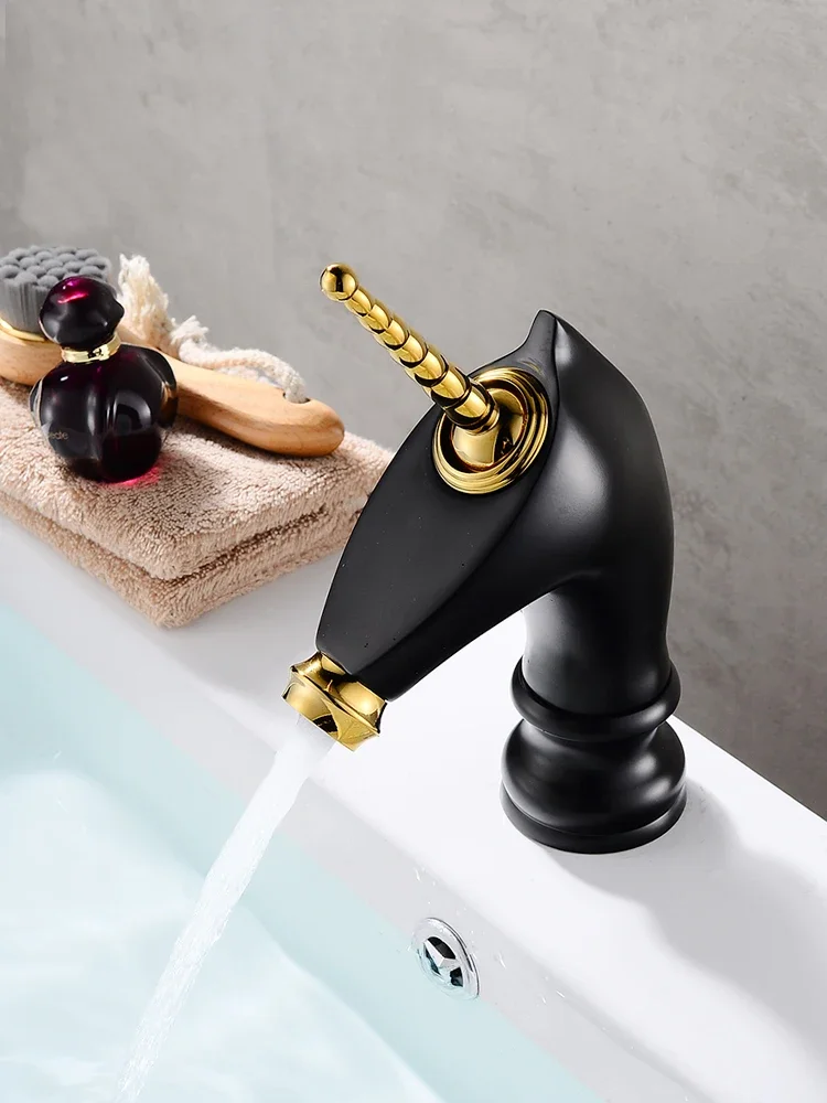 Black Gold Faucet Hot and Cold Copper Basin European Washbasin Inter-Platform Basin Faucet
Black Gold Faucet Hot and Cold Copper Basin European Washbasin Inter-Platform Basin Faucet