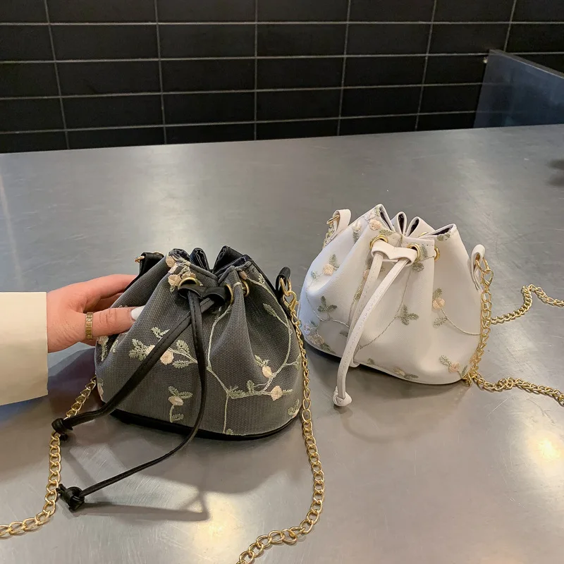 Flower Embroidery Handbags High Quality PU Leather Women Crossbody Bags for Women 2022 Small Fresh Flower Chain Shoulder Bags
Flower Embroidery Handbags High Quality PU Leather Women Crossbody Bags for Women 2022 Small Fresh Flower Chain Shoulder Bags