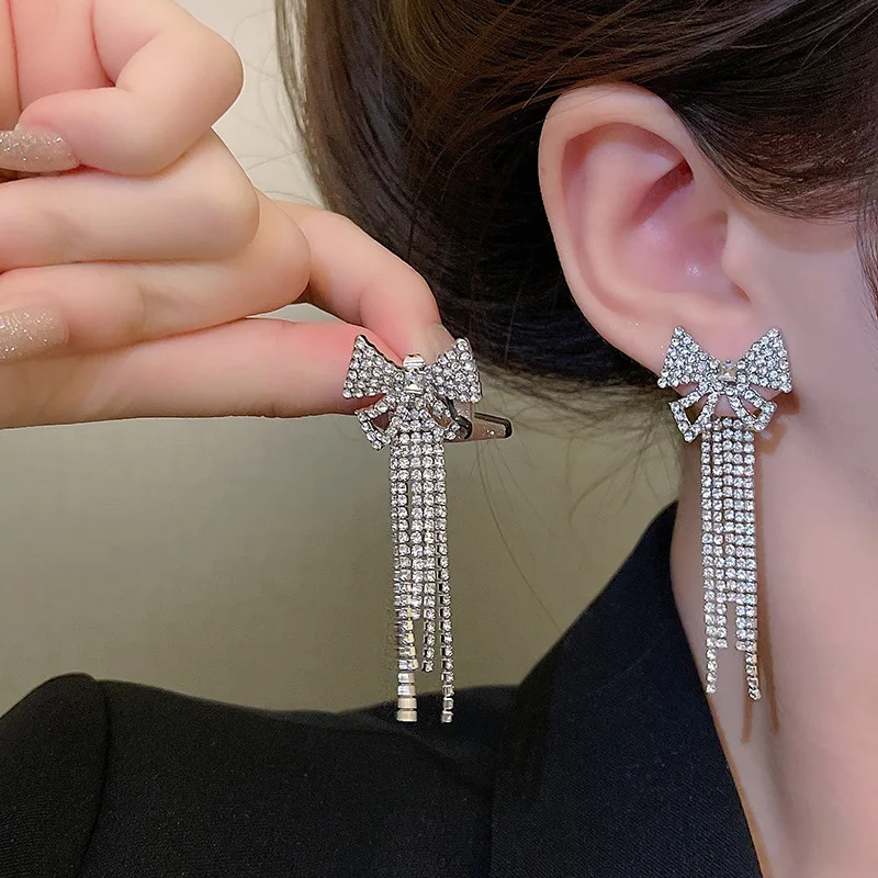 Korean New Long Tassel Earrings Korean Sweet Butterfly Rhinestone Earring Elegant Geometric Hanging Earring
Korean New Long Tassel Earrings Korean Sweet Butterfly Rhinestone Earring Elegant Geometric Hanging Earring