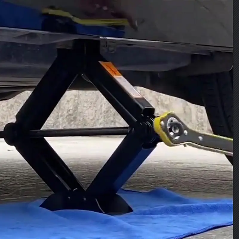 Car Scissor Jack 2.0-Ton Labor-Saving Lifting Joystick Tools 360 Degree Rotation Scissor Jack Lift Handle Tool Tire Wrench Car
Car Scissor Jack 2.0-Ton Labor-Saving Lifting Joystick Tools 360 Degree Rotation Scissor Jack Lift Handle Tool Tire Wrench Car