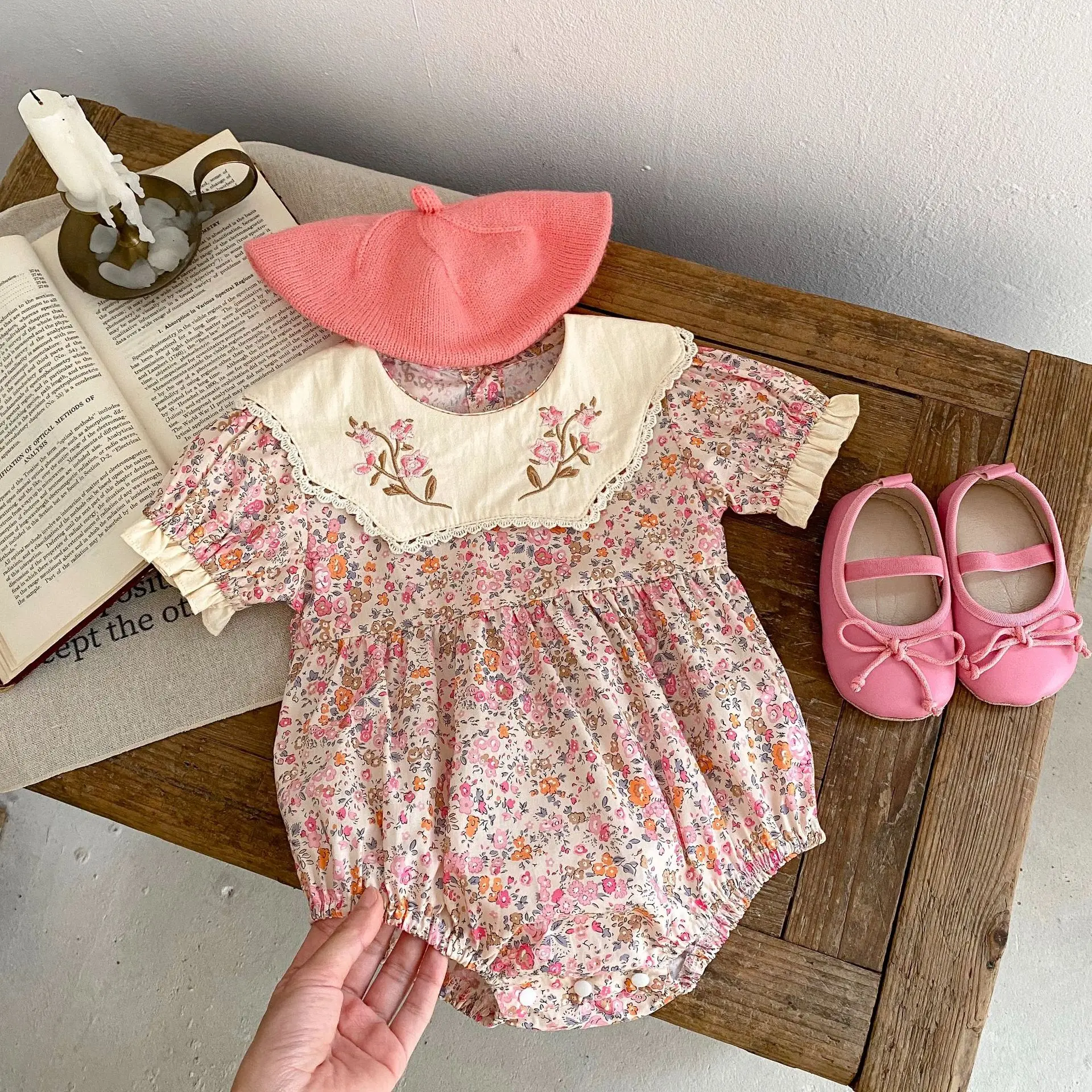 Summer Infant Romper Baby Girl Embroidered Lapel Bubble Short Sleeved Clothes Cute And Casual Triangular Crawling Suit
Summer Infant Romper Baby Girl Embroidered Lapel Bubble Short Sleeved Clothes Cute And Casual Triangular Crawling Suit
