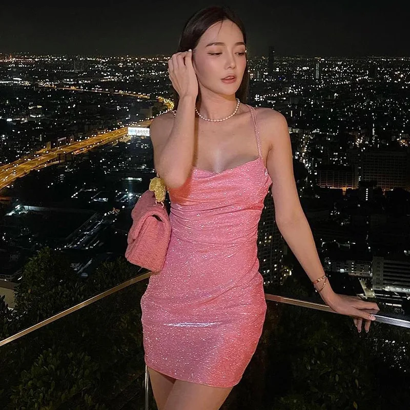 Women's Shiny Pink Backless Strappy Dress Fashion Sexy Low Cut Suspender Skirt Party Club Y2K Slim Miniskirt
Women's Shiny Pink Backless Strappy Dress Fashion Sexy Low Cut Suspender Skirt Party Club Y2K Slim Miniskirt