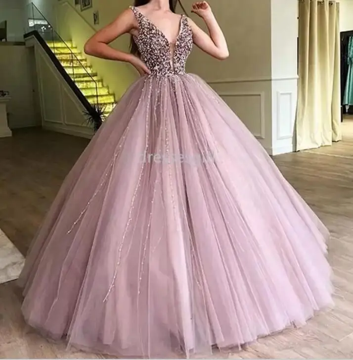 V-Neck Ball Gown Quinceanera Dresses 15 Party Sparkly Beading Tulle Formal Masquerade Cinderella Birthday Gown Hot
V-Neck Ball Gown Quinceanera Dresses 15 Party Sparkly Beading Tulle Formal Masquerade Cinderella Birthday Gown Hot