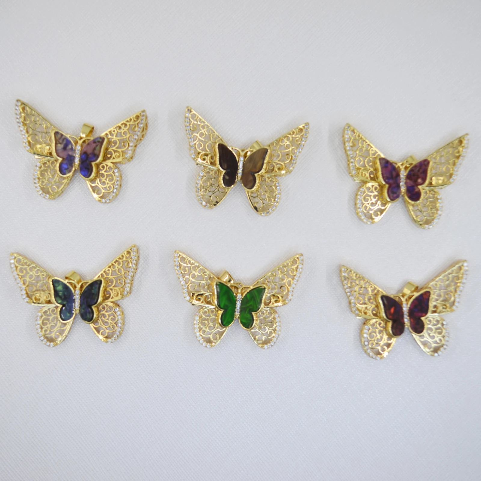 Zircon Metal Butterfly Wings Openwork Frame Color Pendant Clasp diy Necklace Chains for Jewelry Making Wedding Banquet Charms
Zircon Metal Butterfly Wings Openwork Frame Color Pendant Clasp diy Necklace Chains for Jewelry Making Wedding Banquet Charms