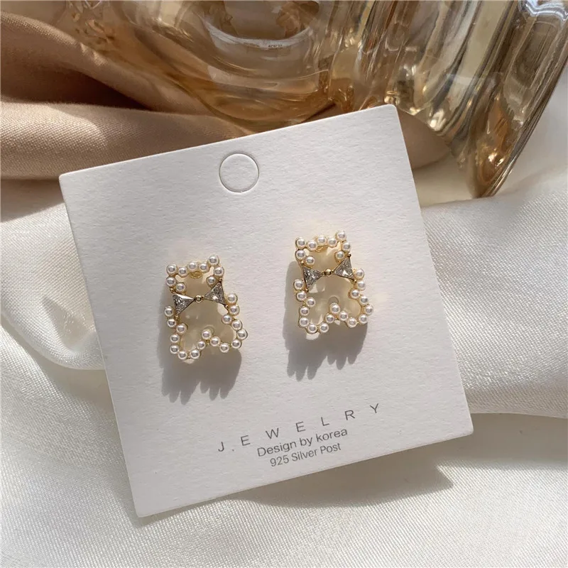 Korean Pearl Rhinestone Bear Earrings Vintage Accessories Gold Cute Small Animal Fashion Jewelry Women Girl Holiday Gift Summer
Korean Pearl Rhinestone Bear Earrings Vintage Accessories Gold Cute Small Animal Fashion Jewelry Women Girl Holiday Gift Summer