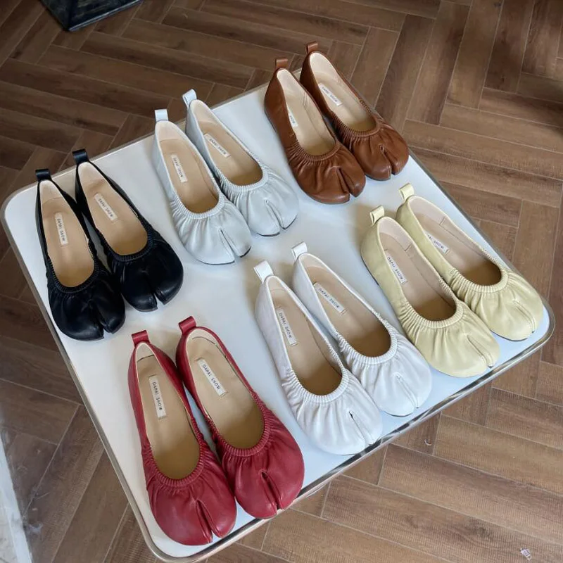 GCYCG Celebrity Pu Leather Split Toe Round Soft Sole Loafers Women 2023 Spring New Tabi Ninja Pig Feet Flats Ladies DPX-88
GCYCG Celebrity Pu Leather Split Toe Round Soft Sole Loafers Women 2023 Spring New Tabi Ninja Pig Feet Flats Ladies DPX-88