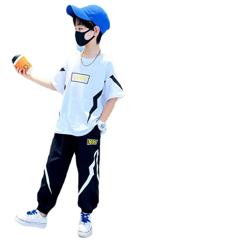 Летний костюм для мальчиков, новинка, Детская футболка с коротким рукавом и брюки, комплект из двух предметов, тонкая одежда для детей 4-6 8 10 12...
Летний костюм для мальчиков, новинка, Детская футболка с коротким рукавом и брюки, комплект из двух предметов, тонкая одежда для детей 4-6 8 10 12...