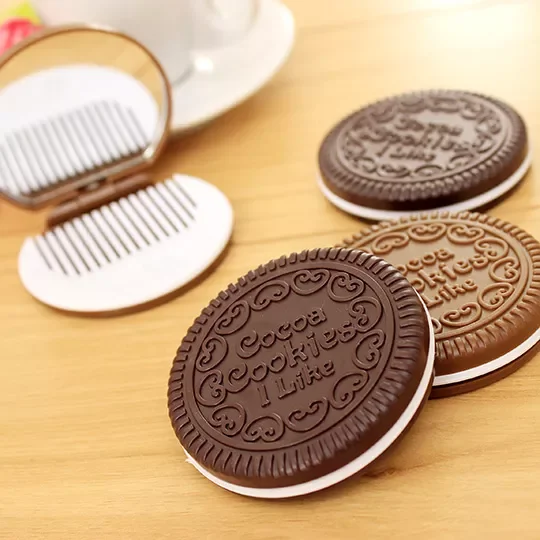 1 PCS Cute Chocolate Cookie Shaped Design Small Mirror with Comb Women Girls Makeup Tool Pocket Mirror Home Office Use
1 PCS Cute Chocolate Cookie Shaped Design Small Mirror with Comb Women Girls Makeup Tool Pocket Mirror Home Office Use
