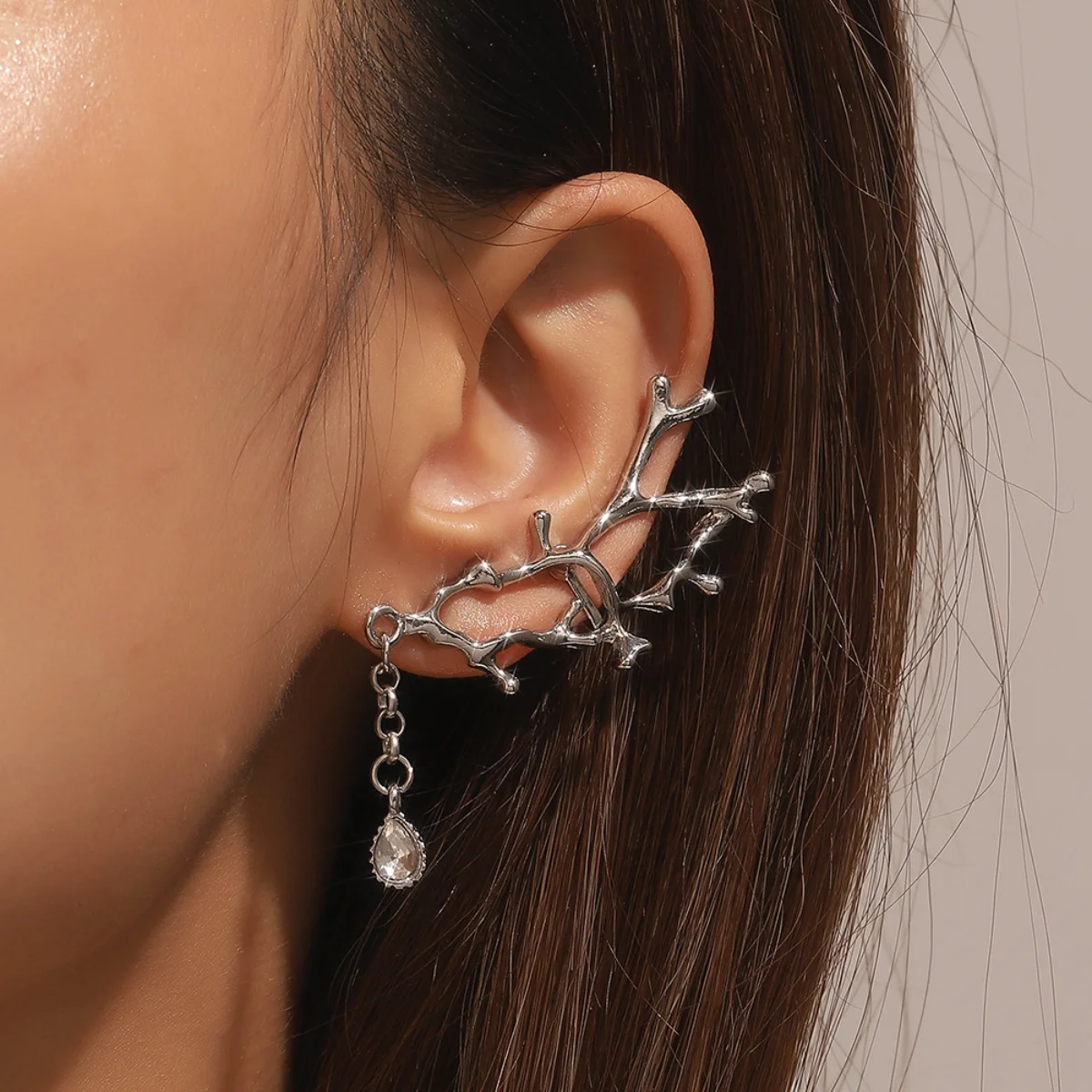 Branch Antler Earrings Women's Cool Fashionable Temperament Water Drop Pendant Earbone Clip Beautiful charm stand out uniquely
Branch Antler Earrings Women's Cool Fashionable Temperament Water Drop Pendant Earbone Clip Beautiful charm stand out uniquely