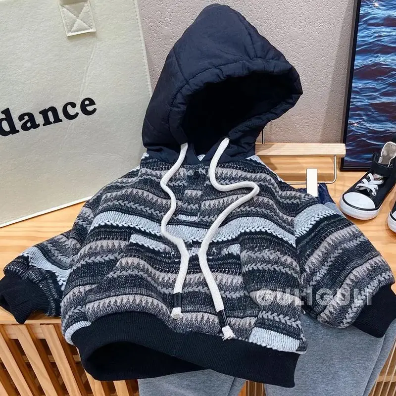 Флисовый свитер унисекс для мальчиков осень/зима 2022 Модный корейский детский красивый топ в полоску толстовки Одежда для маленьких мальчик... 
Флисовый свитер унисекс для мальчиков осень/зима 2022 Модный корейский детский красивый топ в полоску толстовки Одежда для маленьких мальчик...