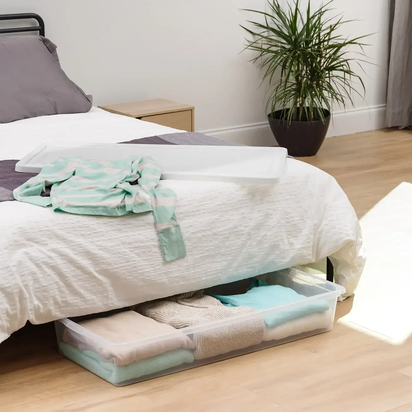 

41 Quart Under Bed Plastic Clothing or Blanket Storage Box, Adult, Clear Fast Transportation Sales Promotion