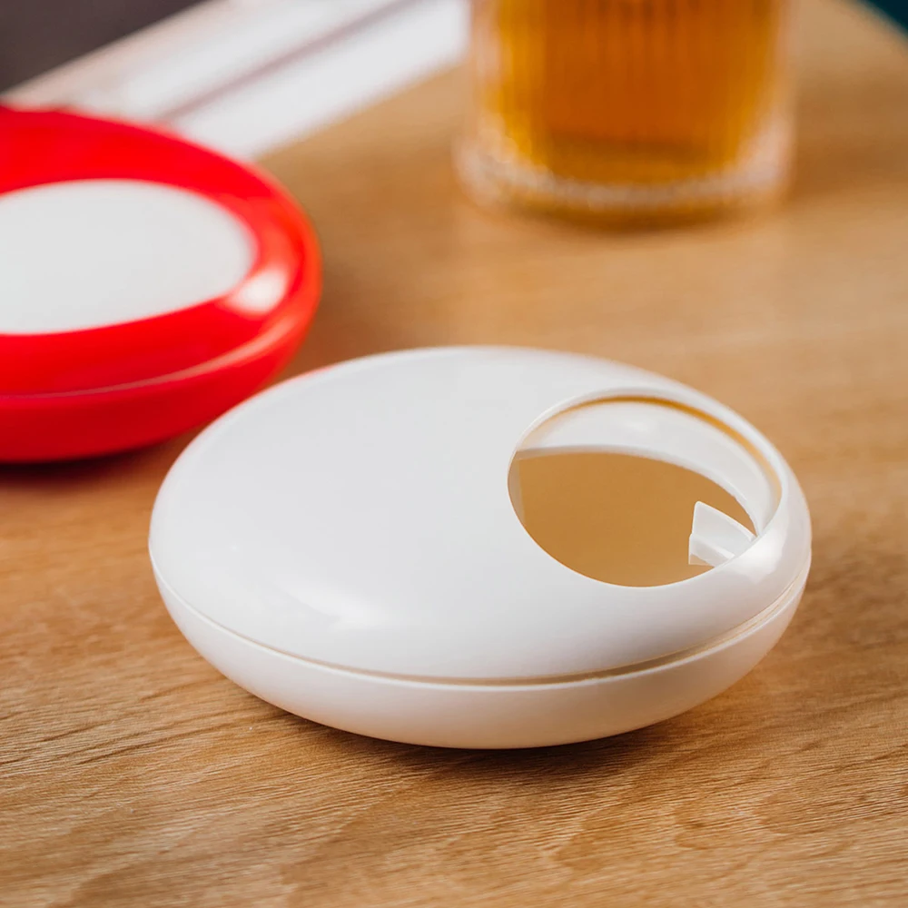 Portable synthetic plastic ashtray smokeless ashtray to make creative round modern design home decoration accessories gift
Portable synthetic plastic ashtray smokeless ashtray to make creative round modern design home decoration accessories gift