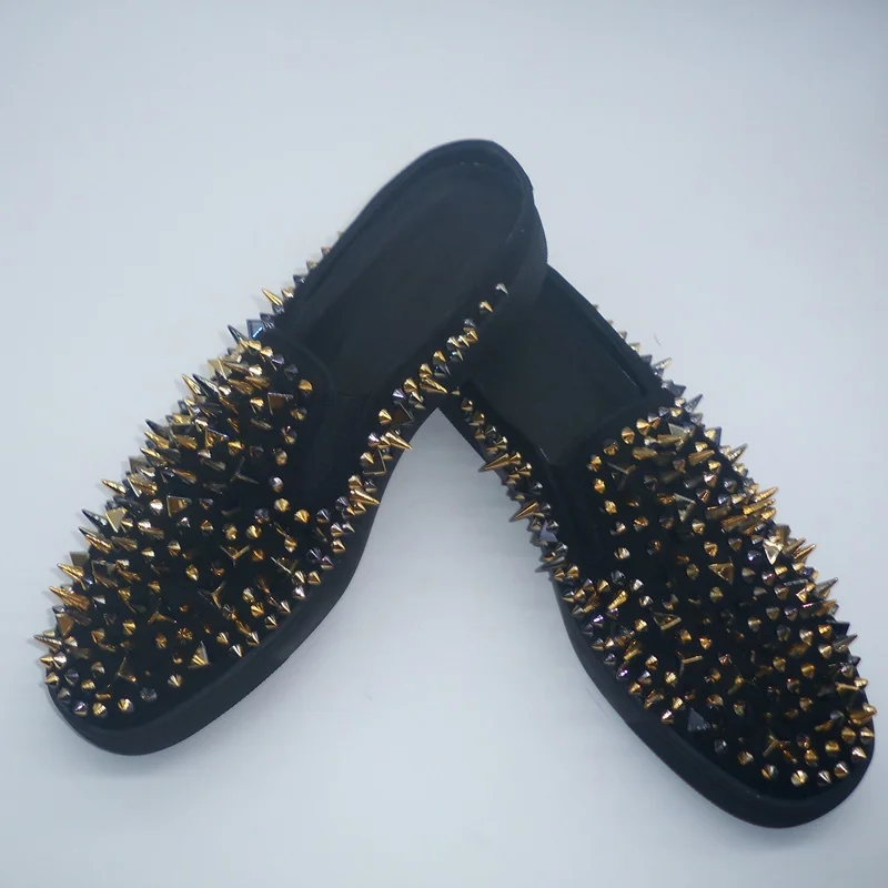 Black Suede Half Shoes For Men Fashion Gold Spikes Loafers Handmade Men Summer Shoes Mules Homme Casual Flats
Black Suede Half Shoes For Men Fashion Gold Spikes Loafers Handmade Men Summer Shoes Mules Homme Casual Flats