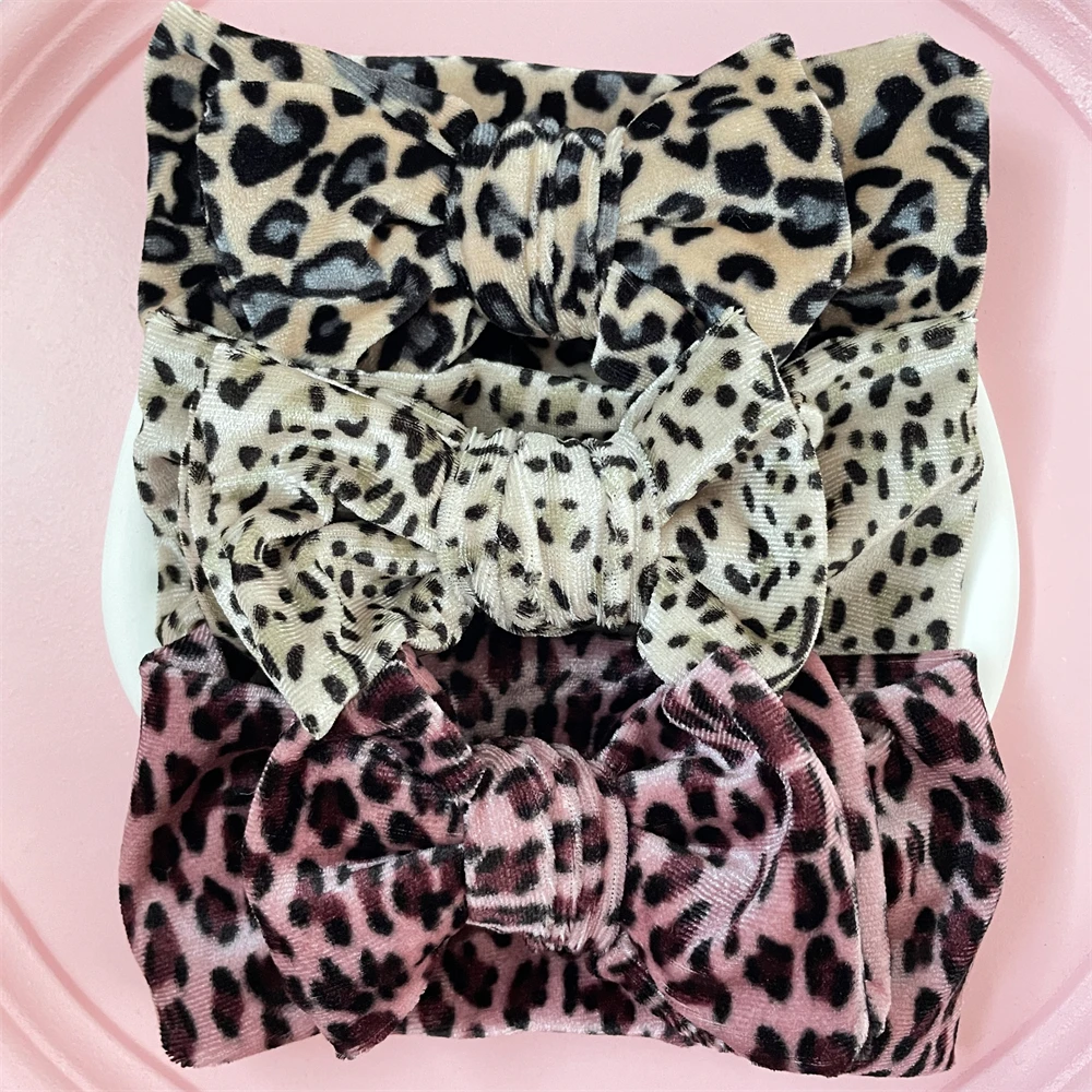 1pcs Velvet Bow Baby Headbands Leopard Printed Bowknot Children Headband for Baby Girl Kids Headwear Newborn Hair Accessories
1pcs Velvet Bow Baby Headbands Leopard Printed Bowknot Children Headband for Baby Girl Kids Headwear Newborn Hair Accessories