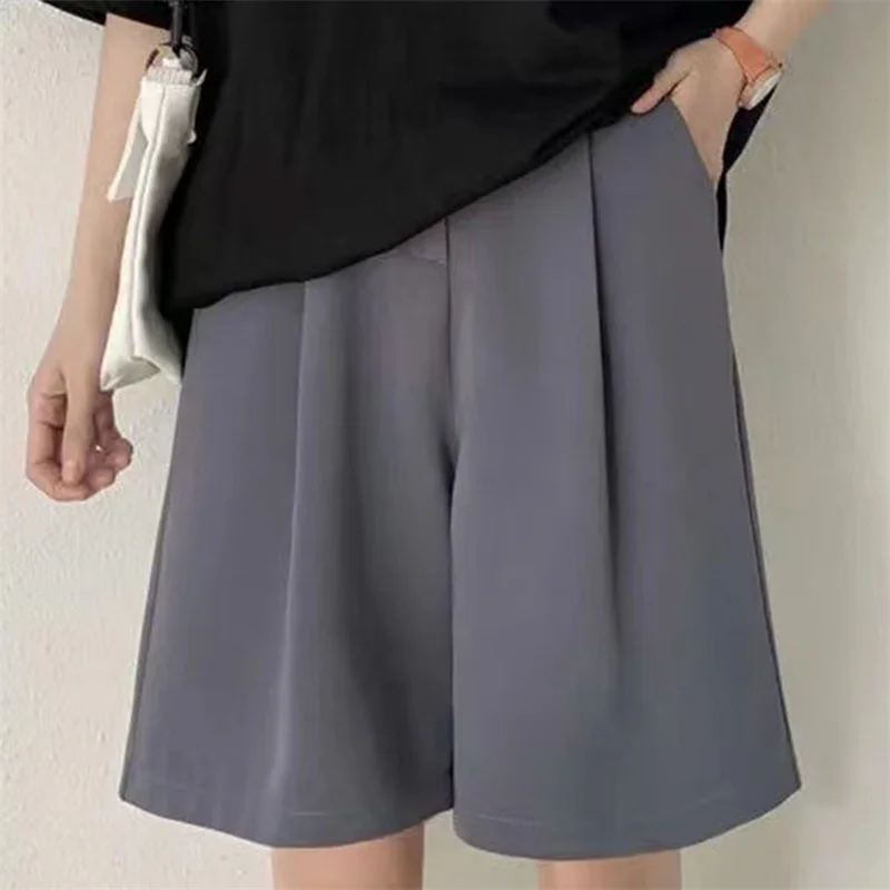 2022 Summer White Black Suit Shorts Woman High Waist Wide Leg Shorts Women Casual Half Trousers Loose Knee Length Pants Femme
2022 Summer White Black Suit Shorts Woman High Waist Wide Leg Shorts Women Casual Half Trousers Loose Knee Length Pants Femme