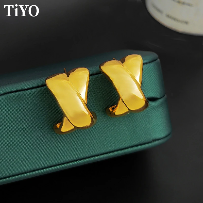 Trendy Jewelry 925 Silver Needle 2022 Trend New Metal Earrings Pretty Design High Quality Copper Stud Earrings For Women Girl
Trendy Jewelry 925 Silver Needle 2022 Trend New Metal Earrings Pretty Design High Quality Copper Stud Earrings For Women Girl