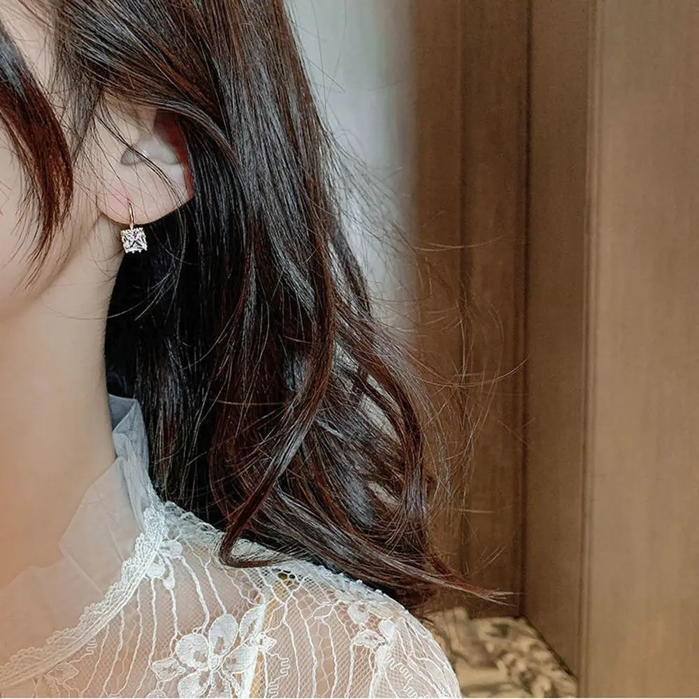 Black White Geometric Cute Elegant Square Small Korean Style Earrings Crystal Ear Stud Zircon Women Earrings
Black White Geometric Cute Elegant Square Small Korean Style Earrings Crystal Ear Stud Zircon Women Earrings
