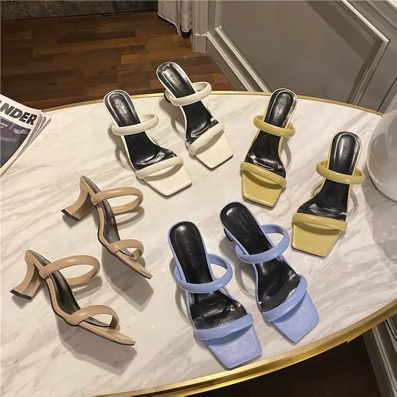 2022 New Summer Square Toe Open Toe Middle Heel Women's Outer Slippers Simple Slip-on Ladies Sandals Zapatillas Casa Mujer
2022 New Summer Square Toe Open Toe Middle Heel Women's Outer Slippers Simple Slip-on Ladies Sandals Zapatillas Casa Mujer