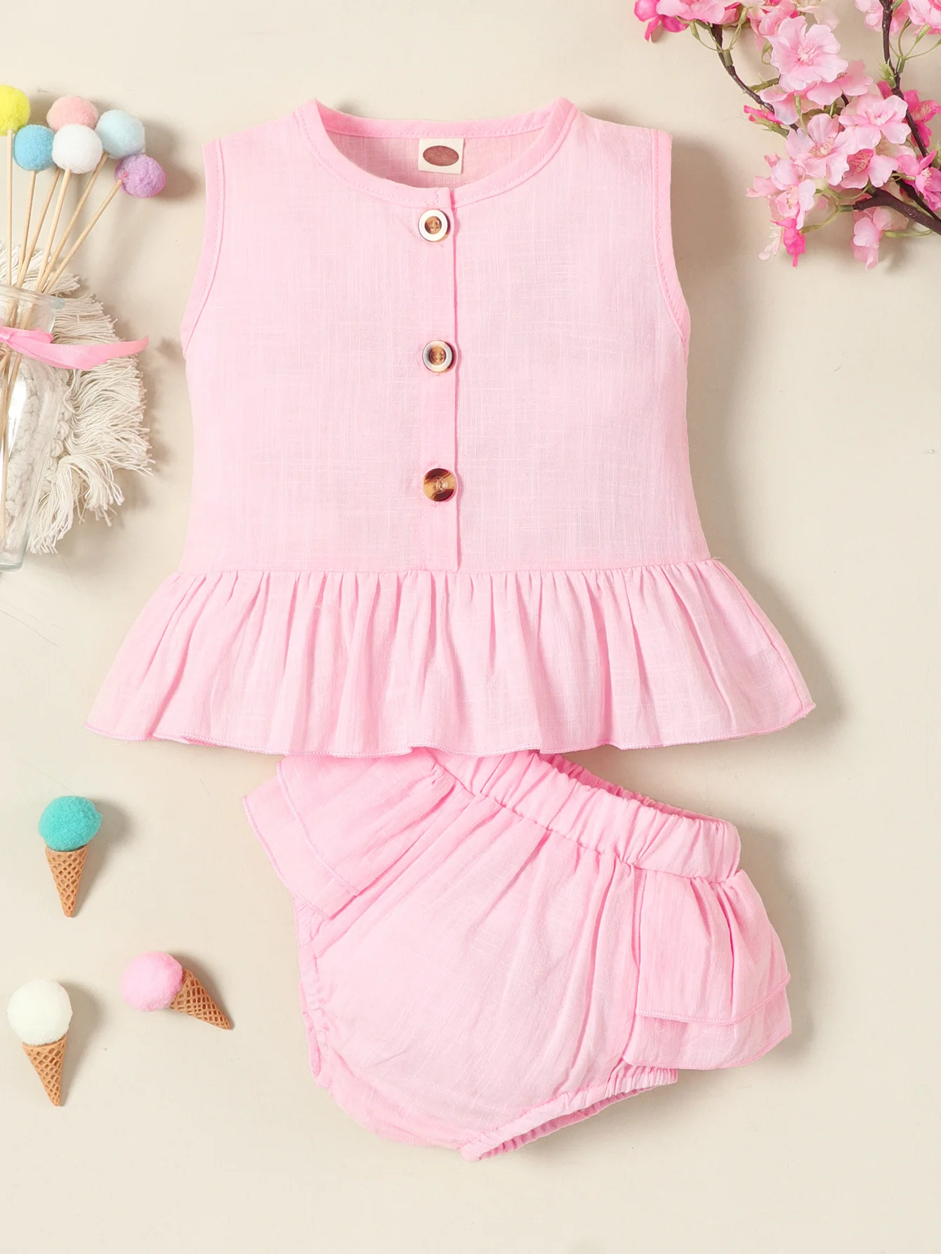 Fashion New Summer Newborn Baby Girls Clothes Set Single-breasted Ruffle Top + Shorts Toddler Infant Casual Clothes Outfit Suit
Fashion New Summer Newborn Baby Girls Clothes Set Single-breasted Ruffle Top + Shorts Toddler Infant Casual Clothes Outfit Suit
