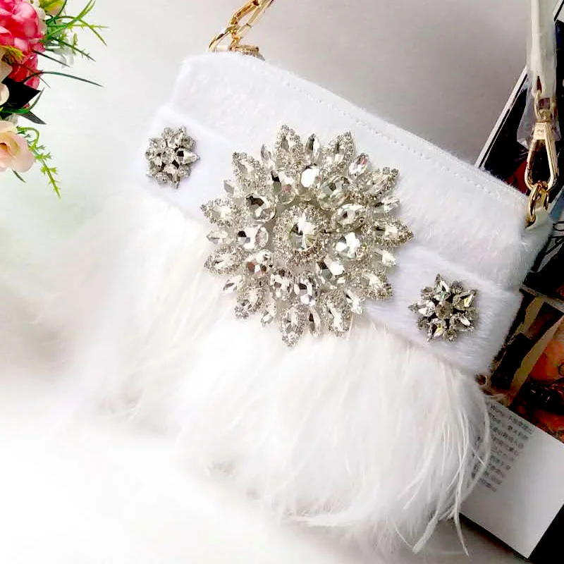Fashion Runway Evening Bags Women Formal Party Diamonds Top-handling Bag Furry Shoulder Bags Feather Tassle Ladies Handbag
Fashion Runway Evening Bags Women Formal Party Diamonds Top-handling Bag Furry Shoulder Bags Feather Tassle Ladies Handbag