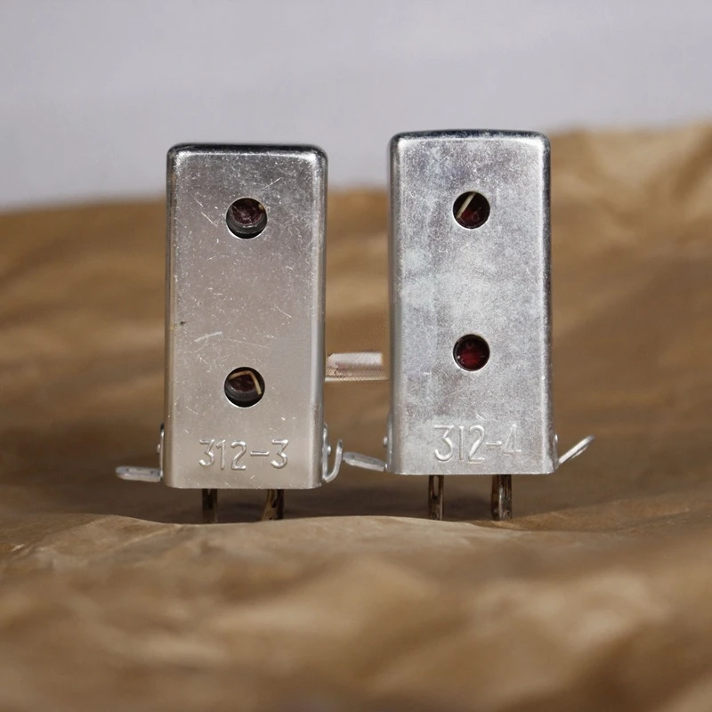 Suitable for Middle Week of Red Light 711 Radio 312-3 312-4 Intermediate Frequency Transformer
Suitable for Middle Week of Red Light 711 Radio 312-3 312-4 Intermediate Frequency Transformer