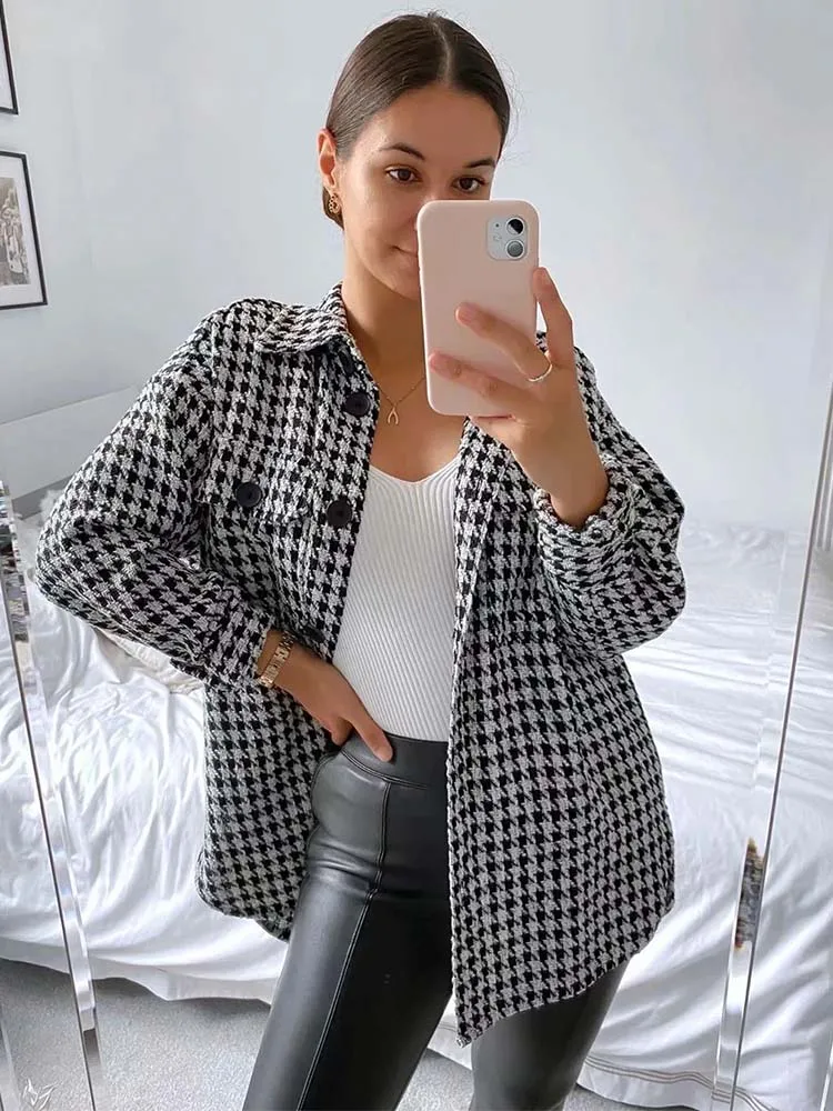 Klkxmyt ZBZA Jacket Women 2022 Fashion Houndstooth Frayed Tweed Jacket Coat Vintage Long Sleeve Female Outerwear Chic Tops
Klkxmyt ZBZA Jacket Women 2022 Fashion Houndstooth Frayed Tweed Jacket Coat Vintage Long Sleeve Female Outerwear Chic Tops
